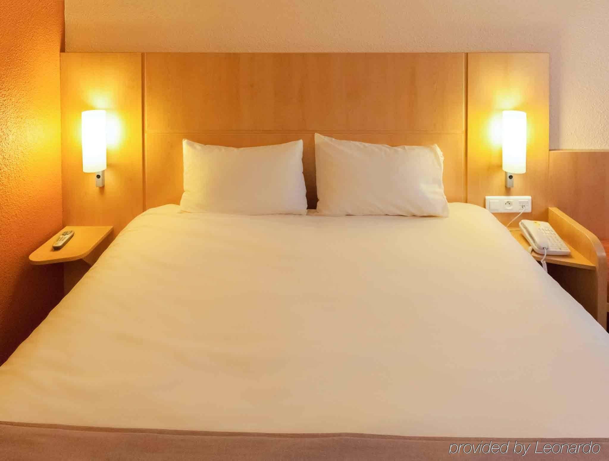 Ibis Alencon Hotell Exteriör bild