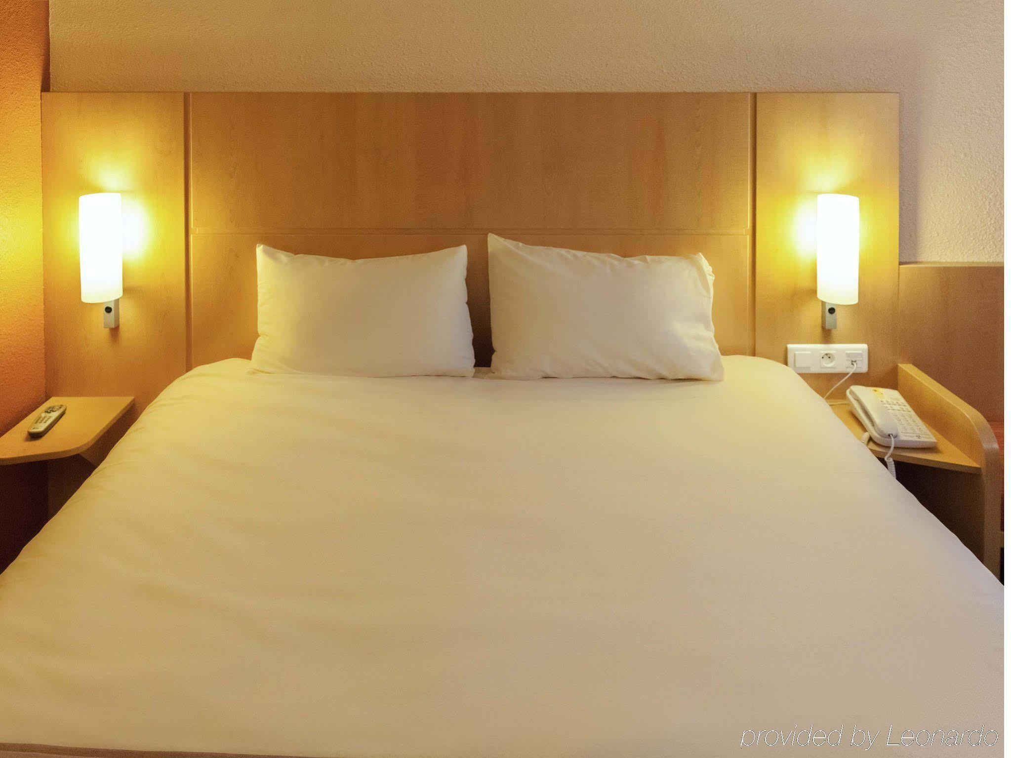 Ibis Alencon Hotell Exteriör bild