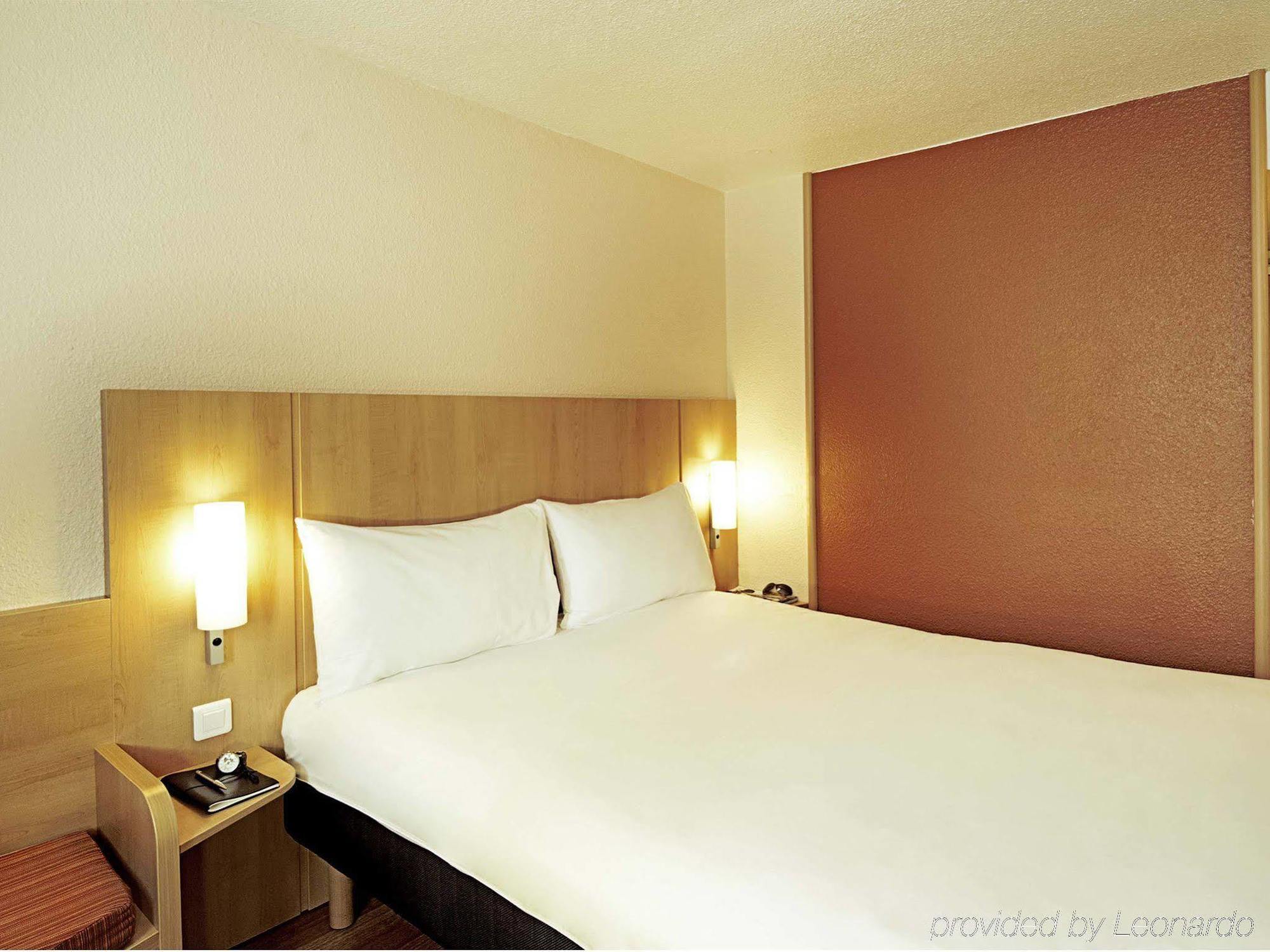 Ibis Alencon Hotell Exteriör bild