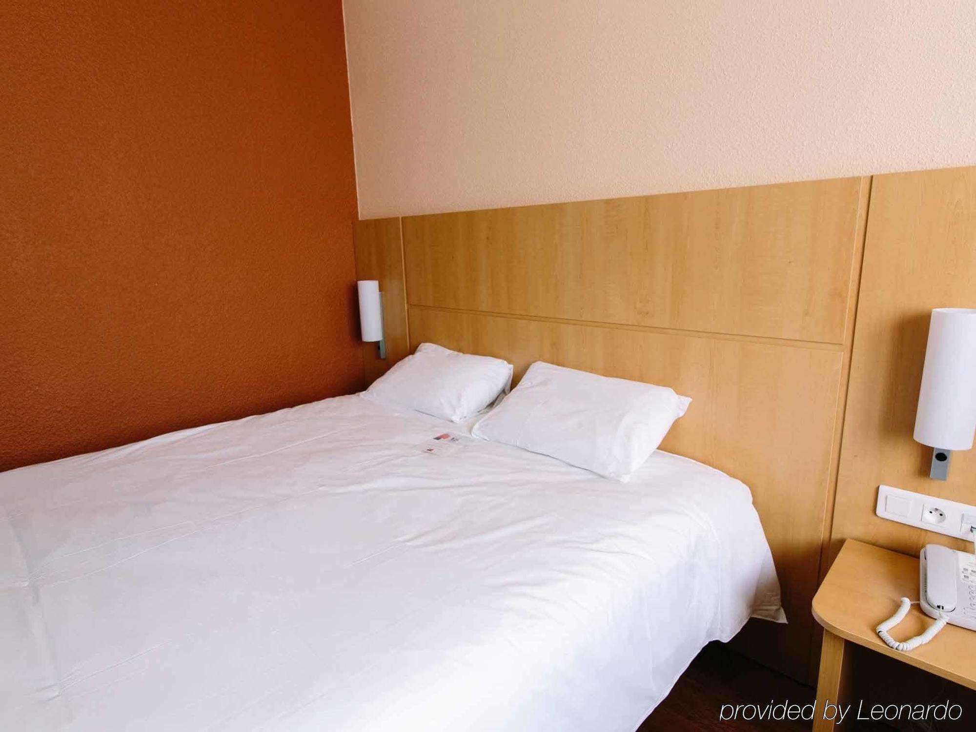Ibis Alencon Hotell Exteriör bild